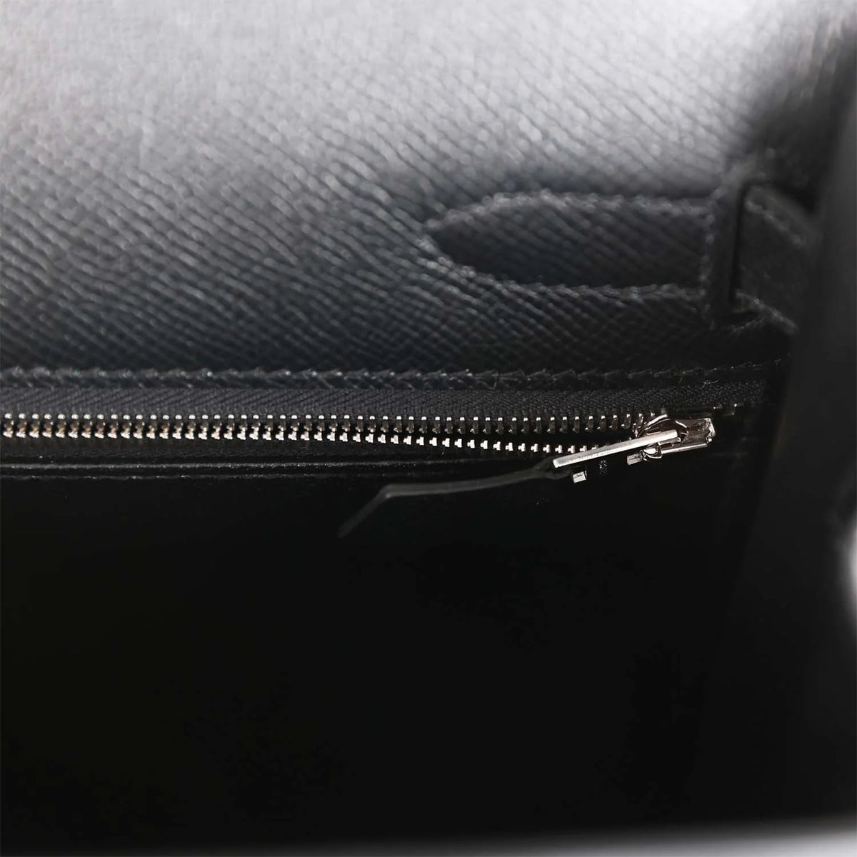 Black 32 Leather Handbag Y37487