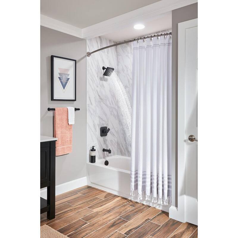Single-Handle Tub and Shower Faucet in Matte Black E7622